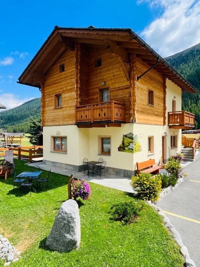 Chalet Sunshine Livigno Exteriör bild